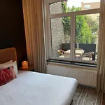 Апартаменты Cosy 2-bedroom For 4 Guests Near Sint-pieters Station, Perfect For Exploring Historic Гент