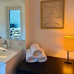 Cosy 2-bedroom For 4 Guests Near Sint-pieters Station, Perfect For Exploring Historic