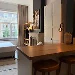 Апартаменты Cosy 2-bedroom For 4 Guests Near Sint-pieters Station, Perfect For Exploring Historic Гент