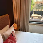 Cosy 2-bedroom For 4 Guests Near Sint-pieters Station, Perfect For Exploring Historic Apartment Ghent