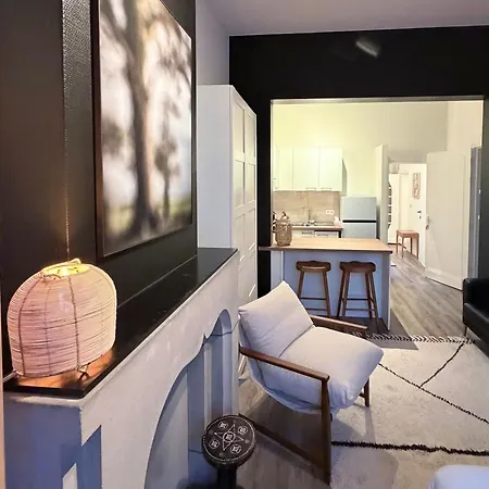Cosy 2-bedroom For 4 Guests Near Sint-pieters Station, Perfect For Exploring Historic Апартаменты *