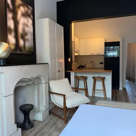 Appartamento Cosy 2-bedroom For 4 Guests Near Sint-pieters Station, Perfect For Exploring Historic *