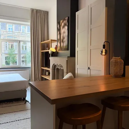 Appartamento Cosy 2-bedroom For 4 Guests Near Sint-pieters Station, Perfect For Exploring Historic Gand